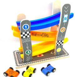 Circuit de curse cu 3 piste si 3 masinute din lemn